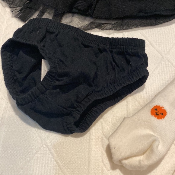 Carters Halloween newborn outfit 3 peices - Picture 3 of 6